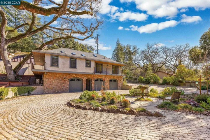 100 Moraga Way, Orinda, California 94563-1234