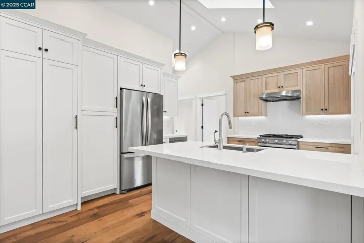 100 Moraga Way, Orinda, California 94563-1234