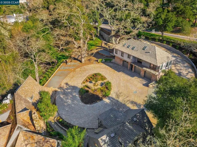 100 Moraga Way, Orinda, California 94563-1234