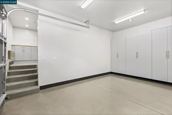 100 Moraga Way, Orinda, California 94563-1234