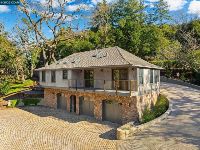 100 Moraga Way, Orinda, California 94563-1234