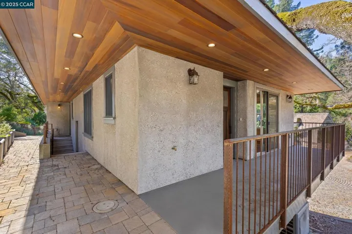 100 Moraga Way, Orinda, California 94563-1234