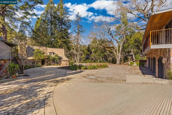 100 Moraga Way, Orinda, California 94563-1234