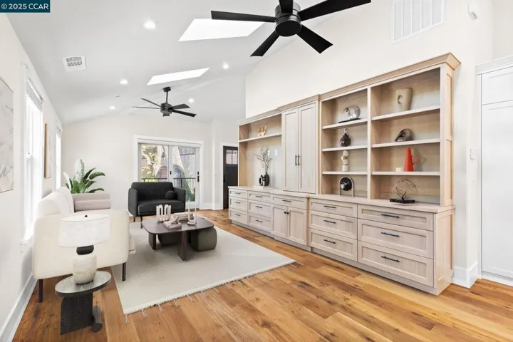 100 Moraga Way, Orinda, California 94563-1234