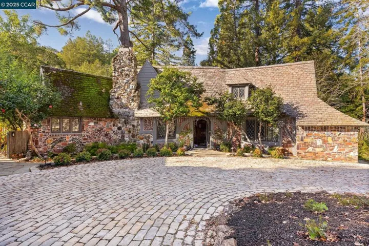 100 Moraga Way, Orinda, California 94563-1234