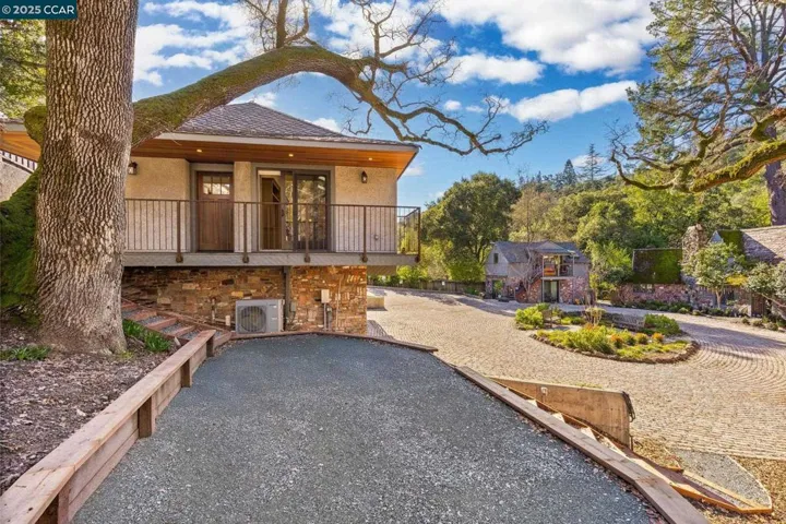 100 Moraga Way, Orinda, California 94563-1234
