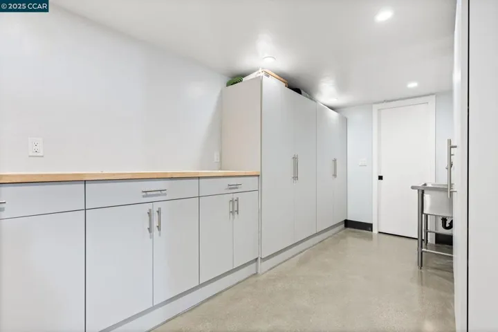 100 Moraga Way, Orinda, California 94563-1234