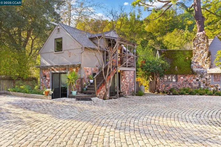 100 Moraga Way, Orinda, California 94563-1234