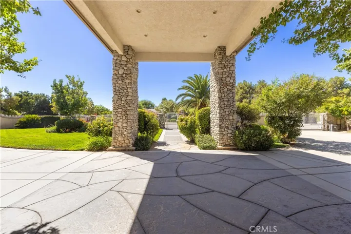 Porte-Cochere