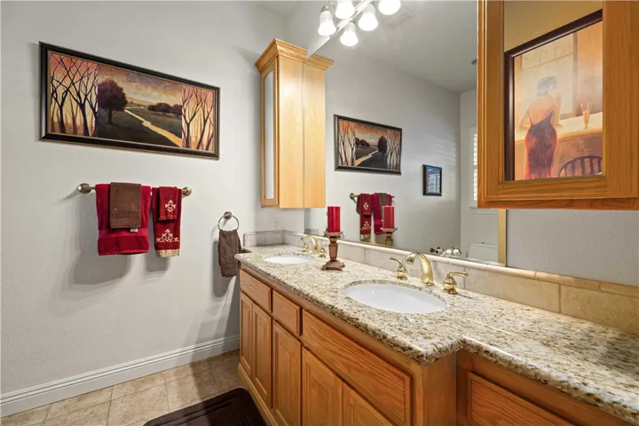 Separate En-Suite Vanity