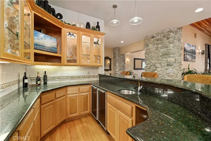 Full Wet Bar