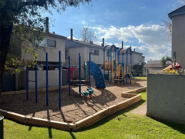 CHILDREN FRIENDLY PLAY GOUNDS, BASKETBALL COURT