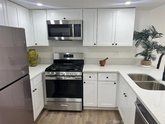 ALL NEW STAINLESS APPLIANCES INCLUDING REFRIGERATOR, NEVER BEEN USED.