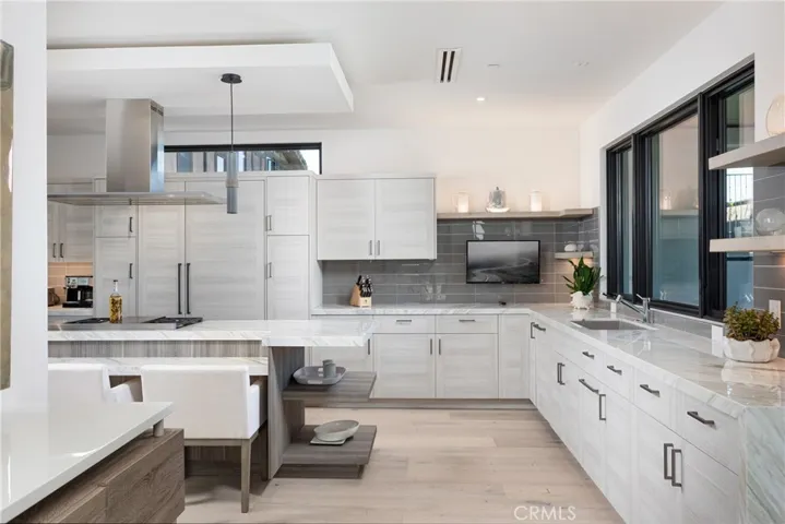 358 Dahlia Place, Corona Del Mar, California 92625