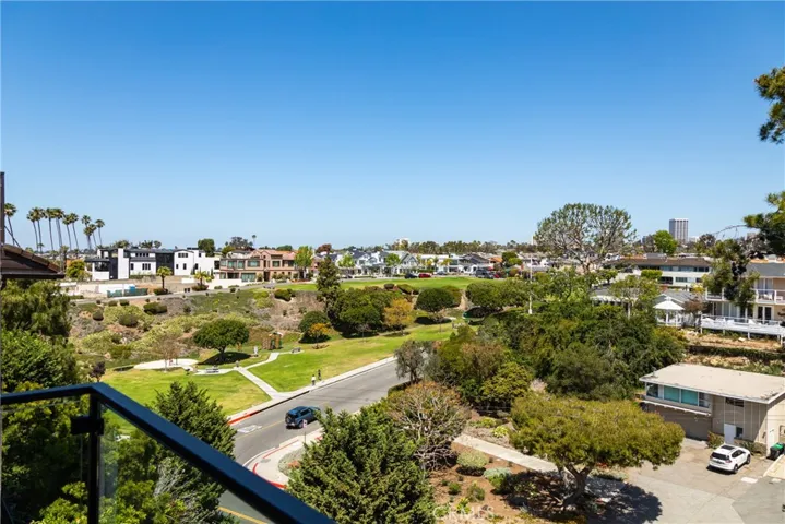 358 Dahlia Place, Corona Del Mar, California 92625