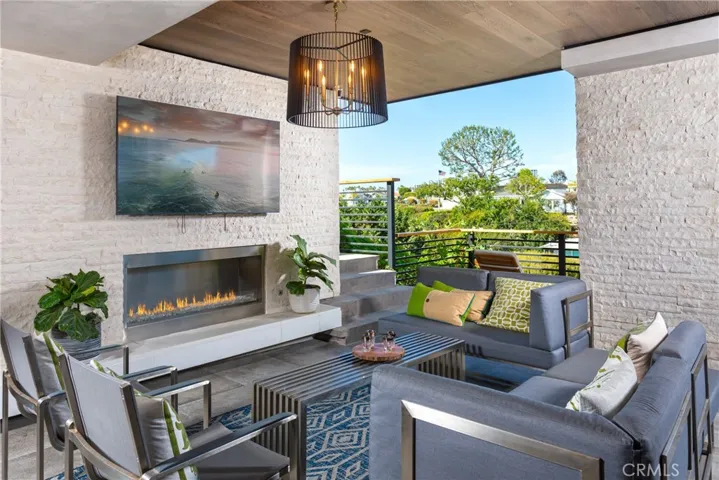 358 Dahlia Place, Corona Del Mar, California 92625