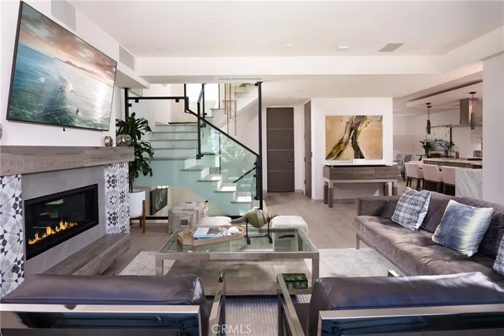 358 Dahlia Place, Corona Del Mar, California 92625