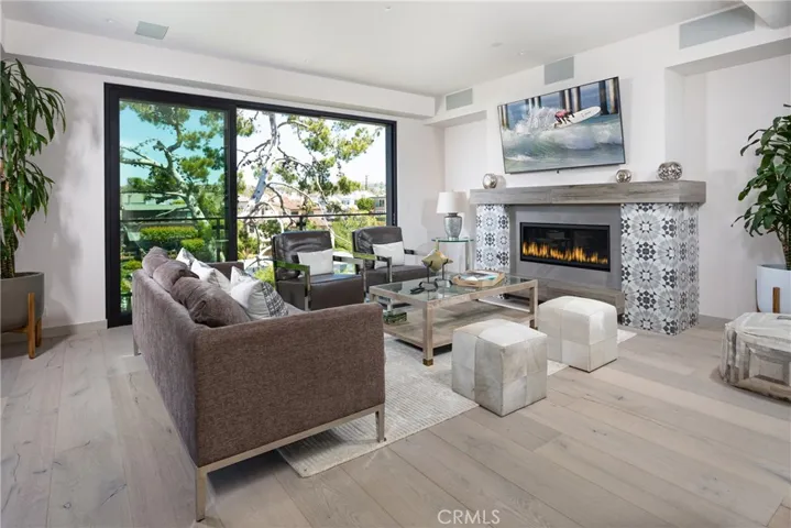 358 Dahlia Place, Corona Del Mar, California 92625