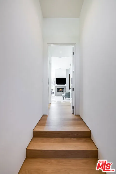 2241 Bowmont Drive, Beverly Hills, California 90210 home-pic-37