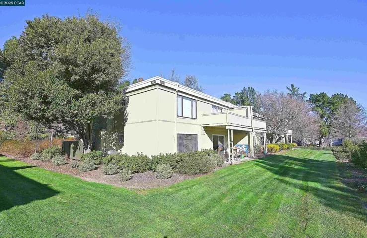 2001 Oakmont Way 8, Walnut Creek, California 94595