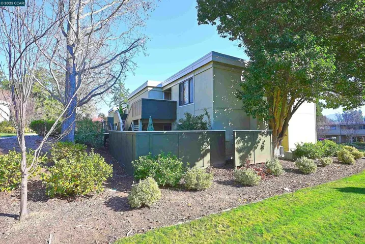 2001 Oakmont Way 8, Walnut Creek, California 94595