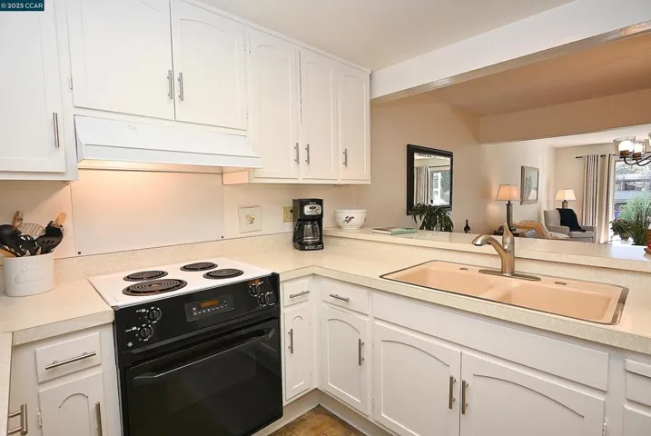 2001 Oakmont Way 8, Walnut Creek, California 94595