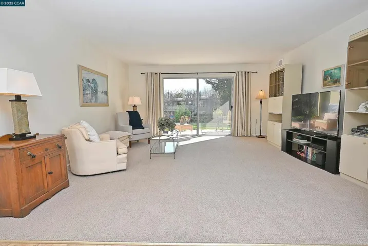 2001 Oakmont Way 8, Walnut Creek, California 94595