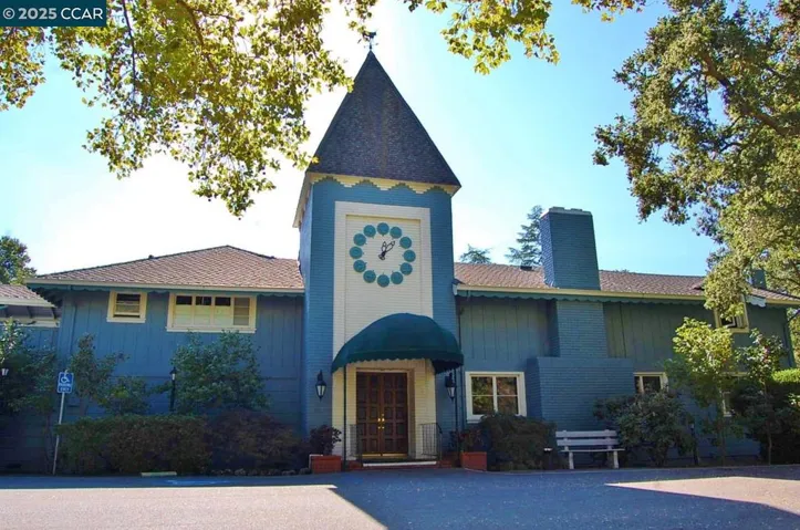 2001 Oakmont Way 8, Walnut Creek, California 94595
