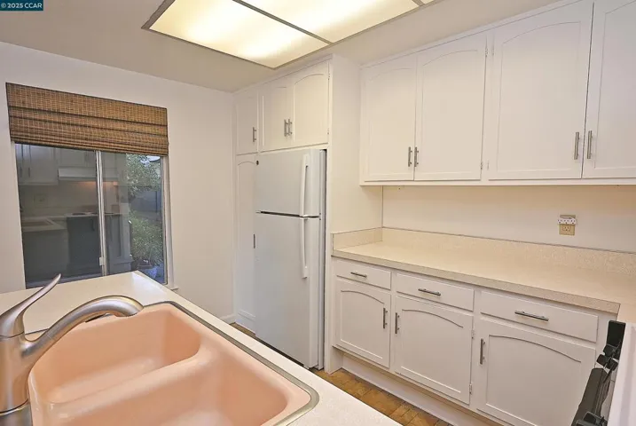 2001 Oakmont Way 8, Walnut Creek, California 94595