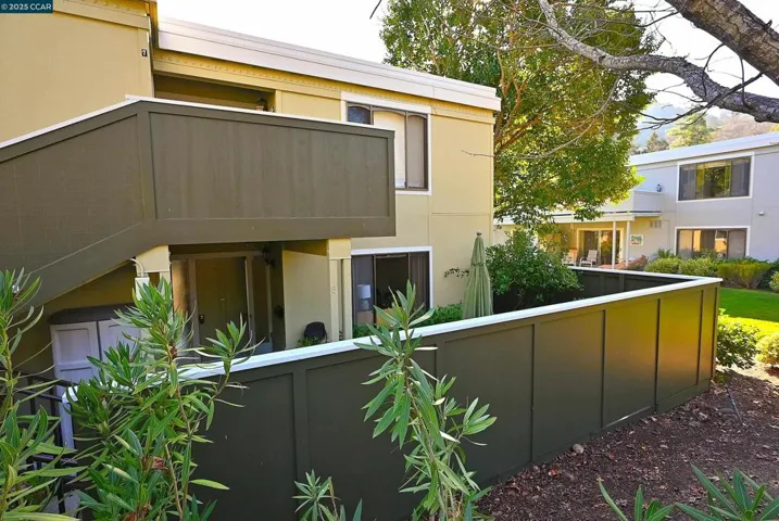 2001 Oakmont Way 8, Walnut Creek, California 94595