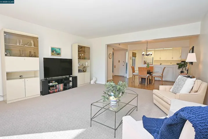 2001 Oakmont Way 8, Walnut Creek, California 94595