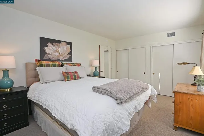 2001 Oakmont Way 8, Walnut Creek, California 94595