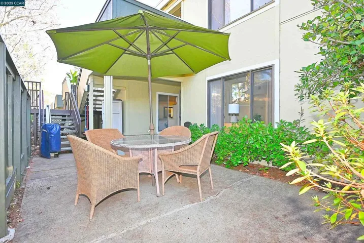 2001 Oakmont Way 8, Walnut Creek, California 94595