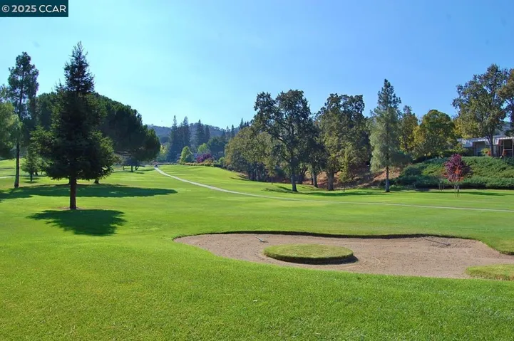 2001 Oakmont Way 8, Walnut Creek, California 94595