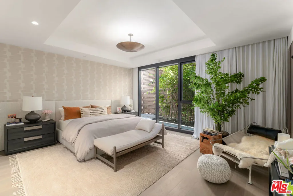 8420 W Sunset Boulevard 107, West Hollywood, California 90069 home-pic-8