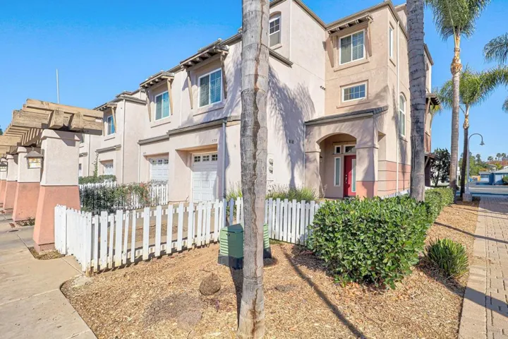 1575 S Escondido Blvd, Escondido, California 92025