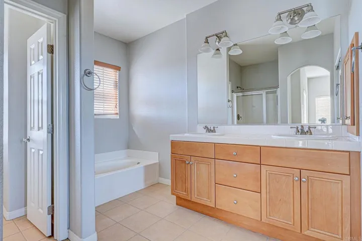 1575 S Escondido Blvd, Escondido, California 92025