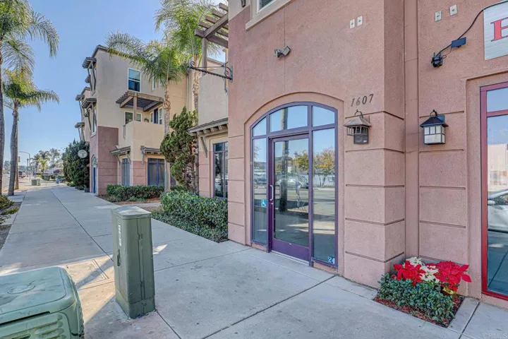 1575 S Escondido Blvd, Escondido, California 92025