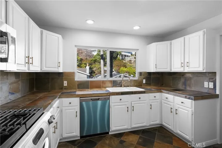 25182 Manzanita Drive, Dana Point, California 92629