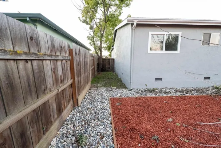 221 Benjamin Ave, Pittsburg, California 94565