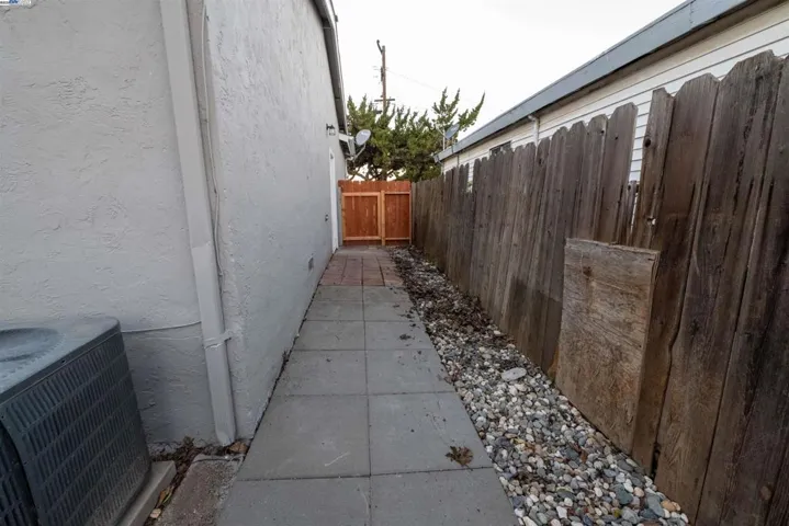 221 Benjamin Ave, Pittsburg, California 94565
