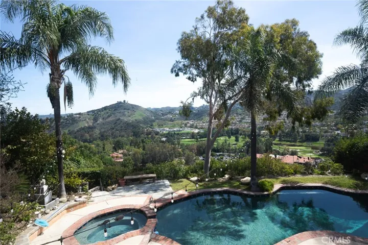Paradise with Views Galore