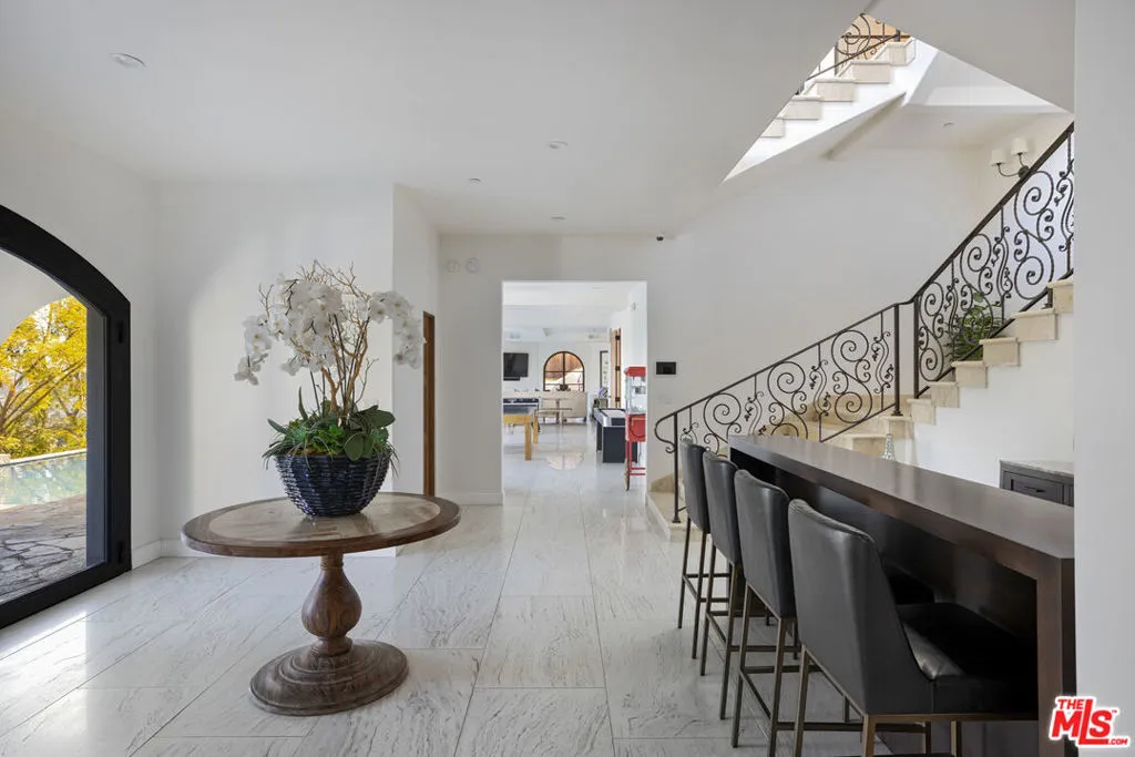 4733 Bonvue Avenue, Los Angeles, California 90027 home-pic-18