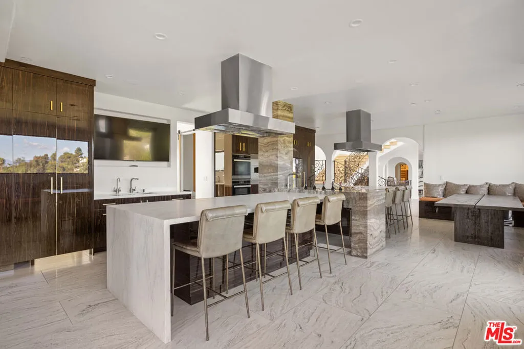 4733 Bonvue Avenue, Los Angeles, California 90027 home-pic-8