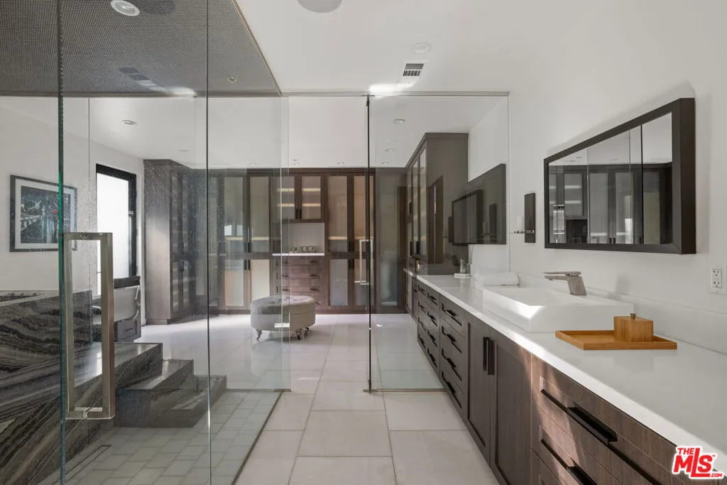 4733 Bonvue Avenue, Los Angeles, California 90027 home-pic-15