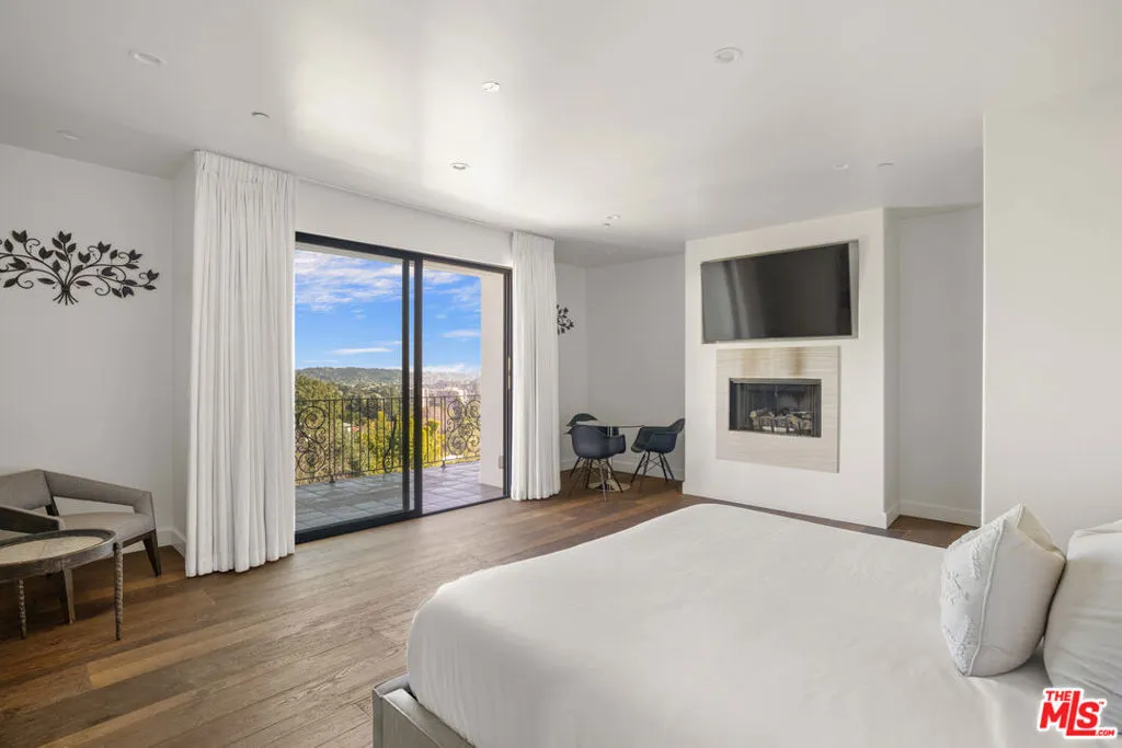 4733 Bonvue Avenue, Los Angeles, California 90027 home-pic-17