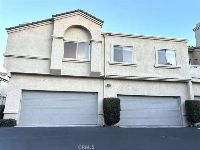 2-car garage (on left)