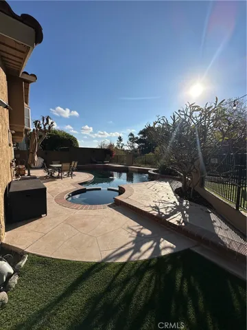 Saltwater pool/spa