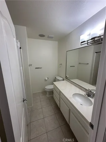 Guest Bath-Upstairs