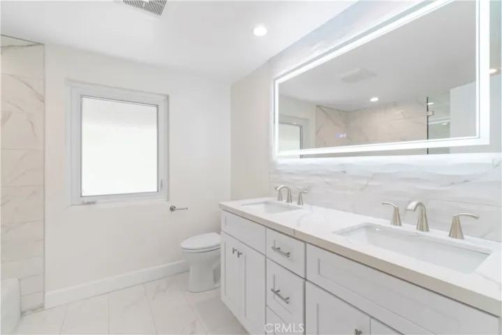 4575 Totana Drive, Tarzana, California 91356